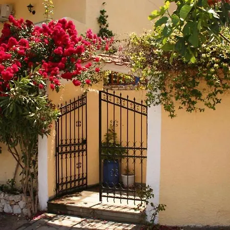 Ena-lia Apartment *